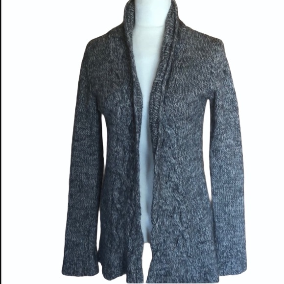 ⭐️✨2 for$15 ✨⭐️ Berreti Cardigan size small - Picture 1 of 7